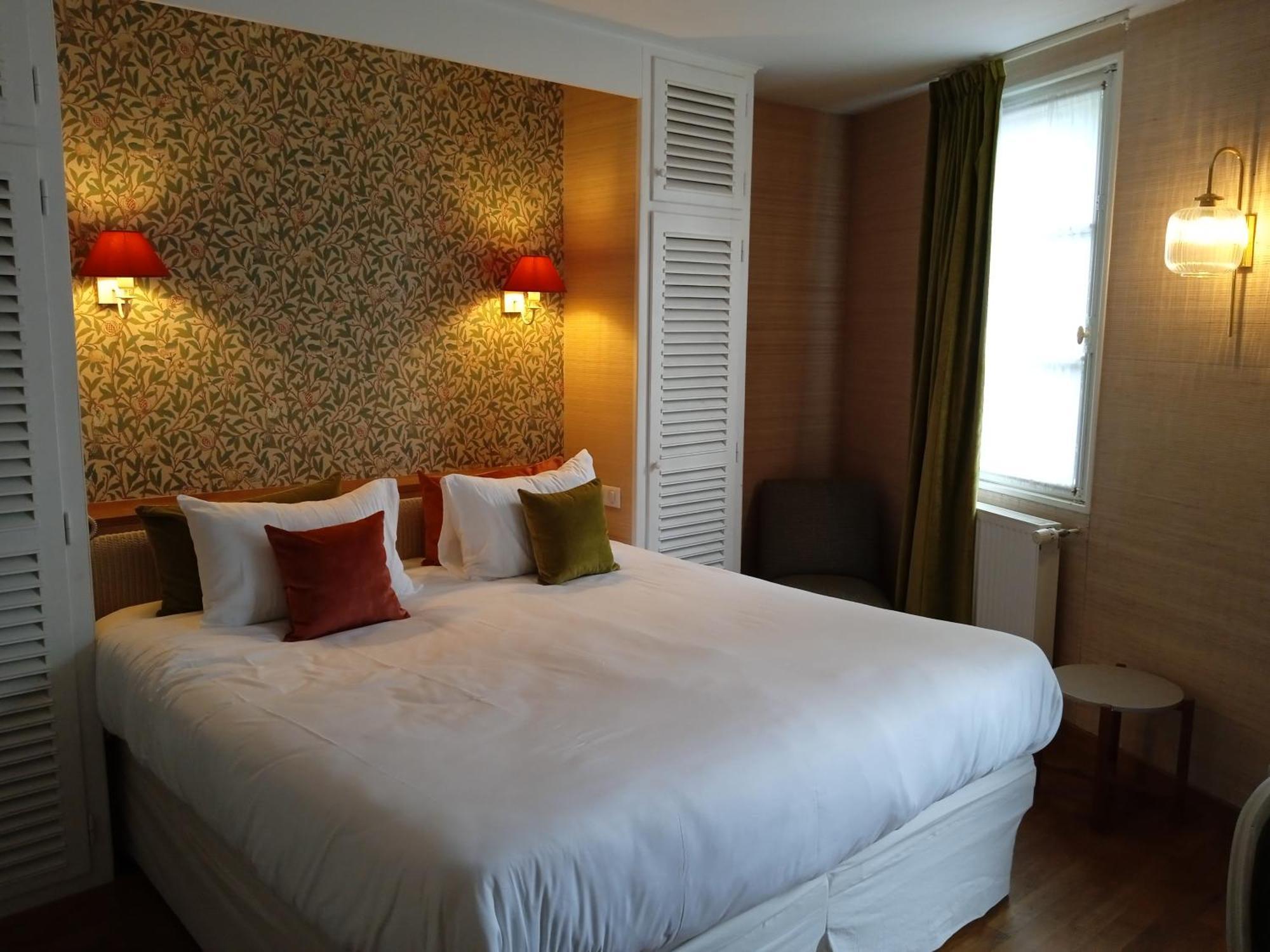 Logis Hotel Les Fuchsias Сен-Вааст-ла-Уг Экстерьер фото