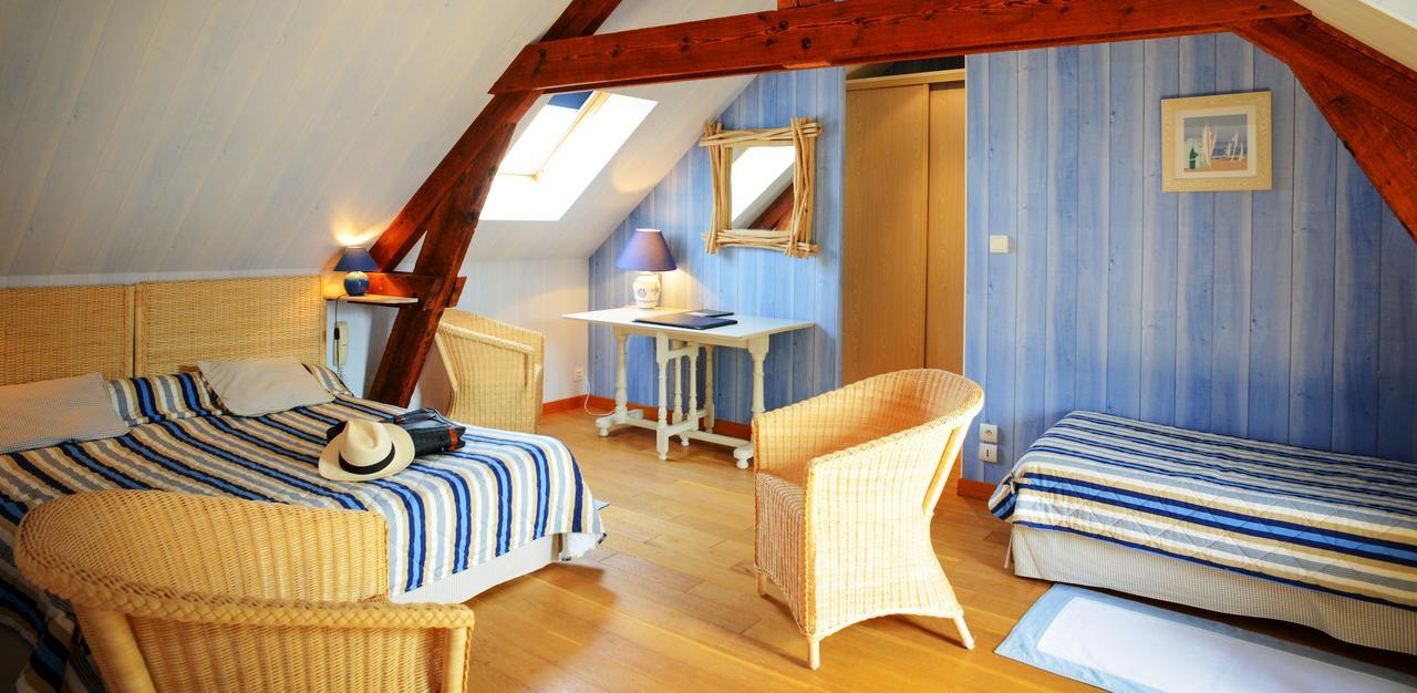 Logis Hotel Les Fuchsias Сен-Вааст-ла-Уг Экстерьер фото